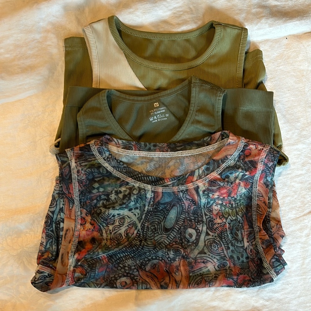 3 Cropped Tank Tops